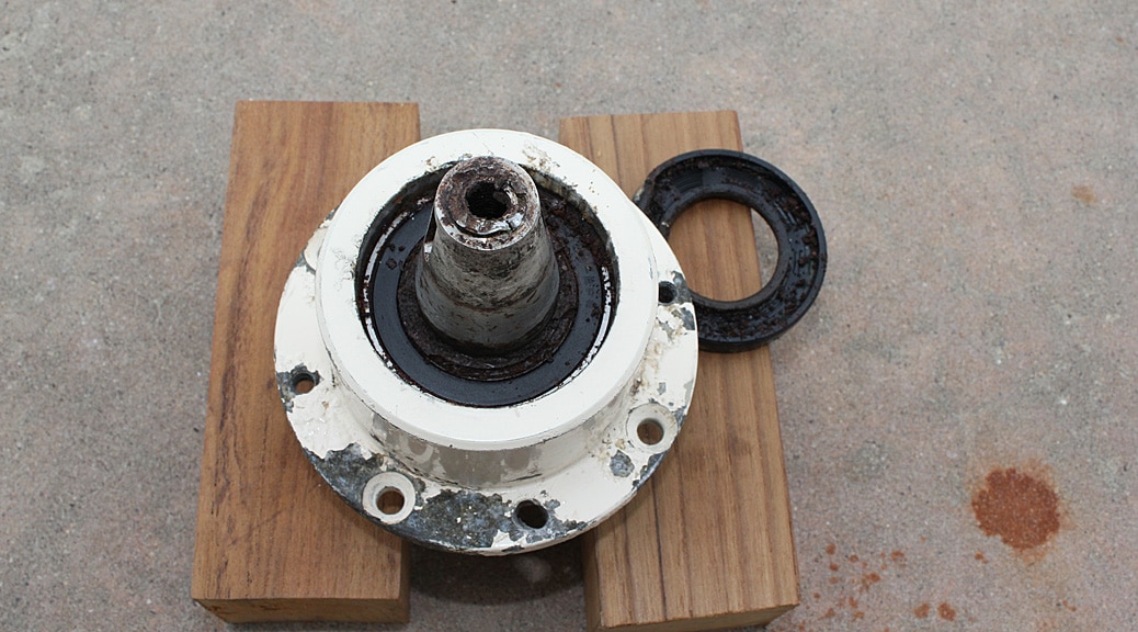 Broken-input-pinion-and-corrosion-on-bearing-with-oil-seal-removed