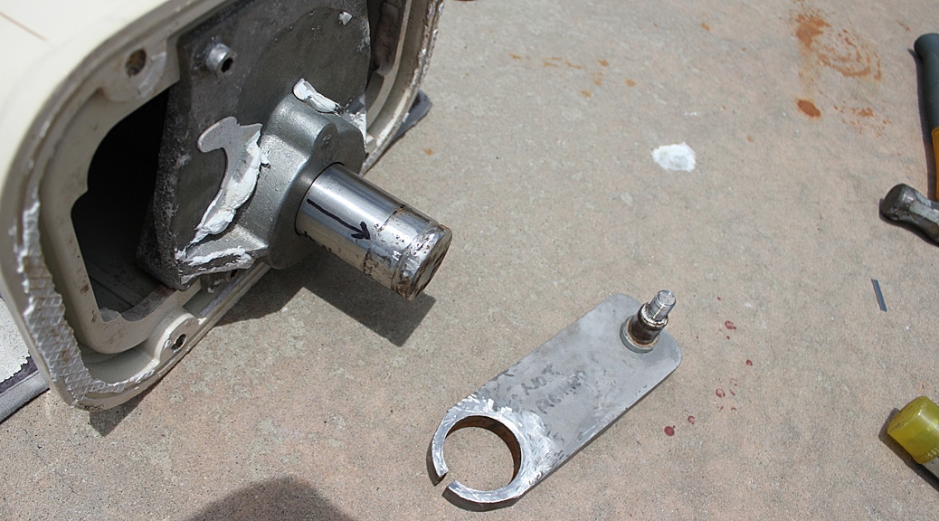 Output-link-removed-from-shaft