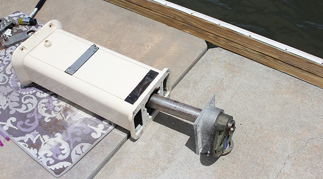 Shaft-removed-from-pedestal-with-upper-housing