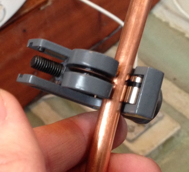 Cutting pipe