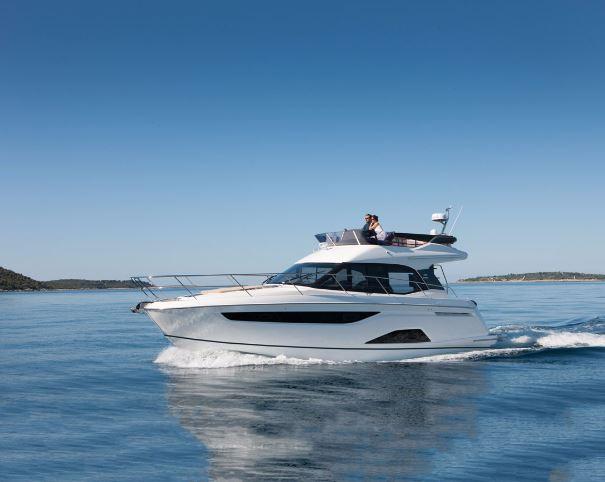 2023 Bavaria R40