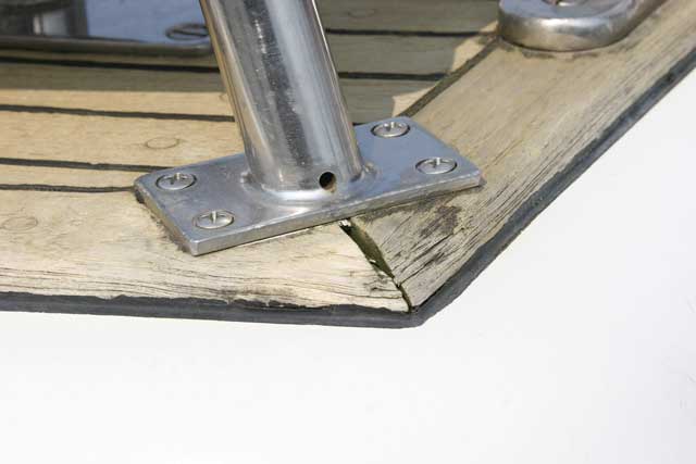 s This thin timber decking has lost its caulking compound and the corner is starting to deteriorate