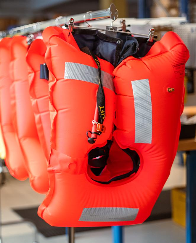 Rettungswesten-Wartung