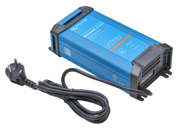 Image of BlueSmart Charger IP 22 12 V / 20 A / 3 charging outputs