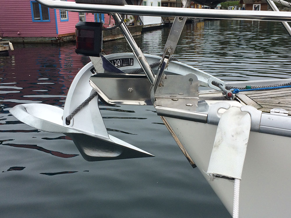 The Rocna Vulcan, fitted to the bow!