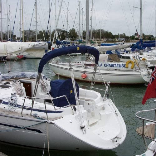 Bavaria 38 Bimini (2)
