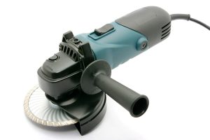 Can You Cut Wood With an Angle Grinder?